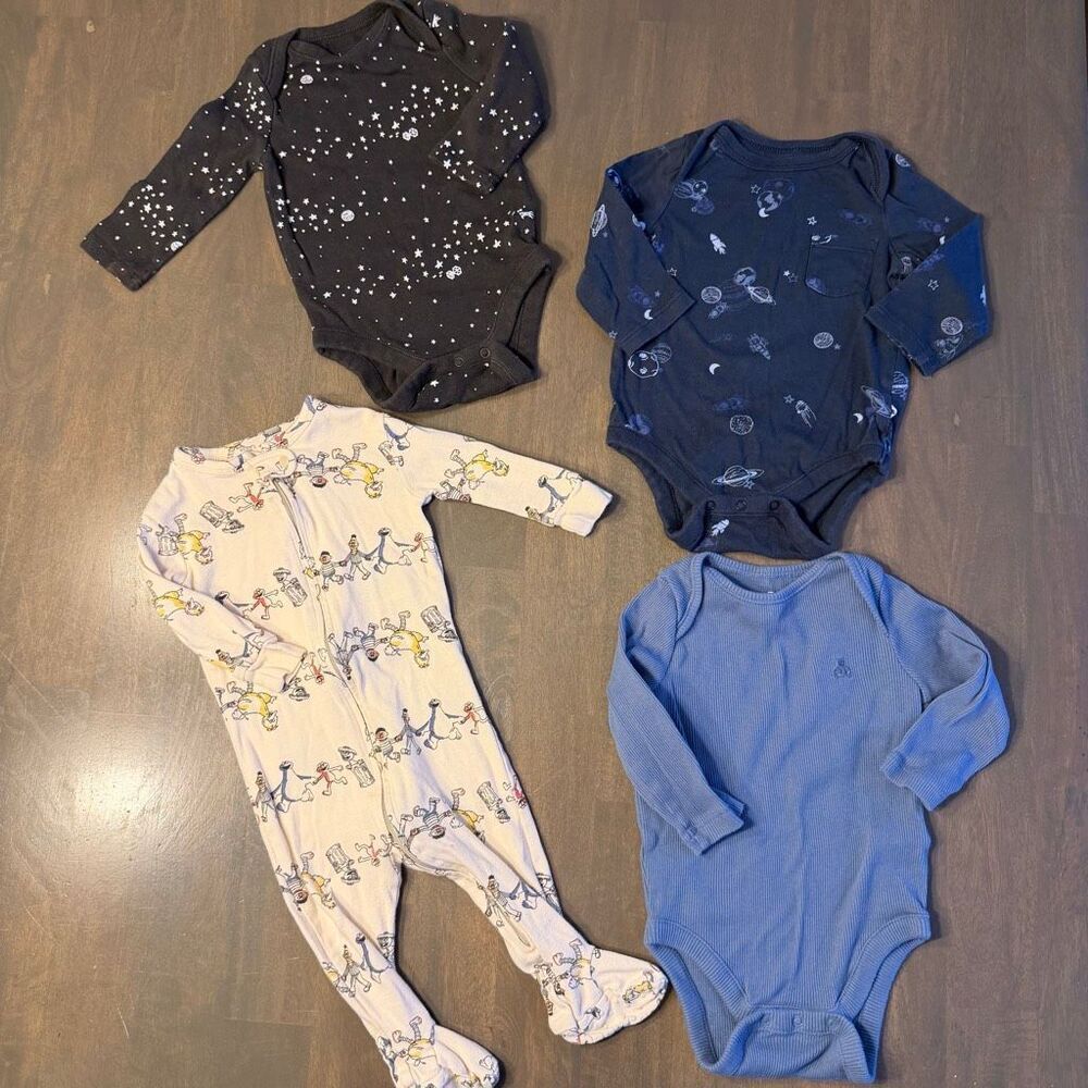 Gap 3-6 months Sleeper Bodysuits
